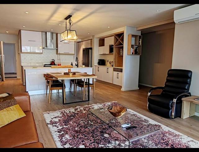 2 BEDROOM PROPERTY TO RENT IN SEA POINT